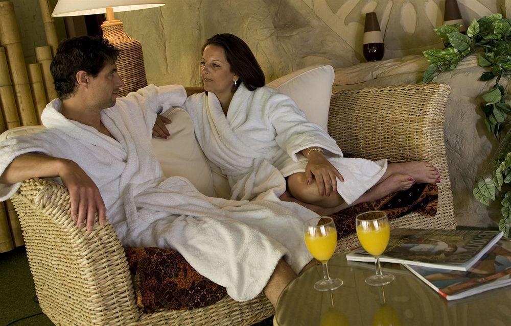 Tlh Carlton Hotel And Spa - Tlh Leisure And Entertainment Resort Torquay Bagian luar foto